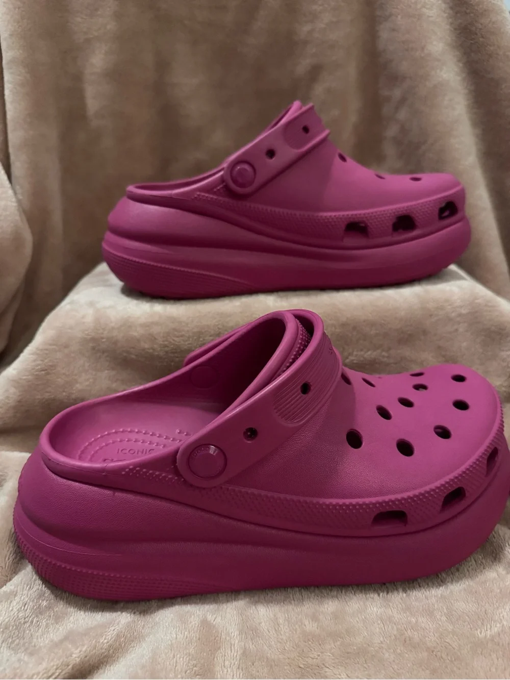CROCS lightweight clogs
